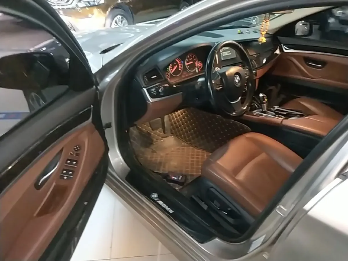 2017 BMW 5 Series 2.0T 218HP L4 8AT,autocango,china used car exporter,china ev exporter,chinese used car exporter,chinese used ev exporter