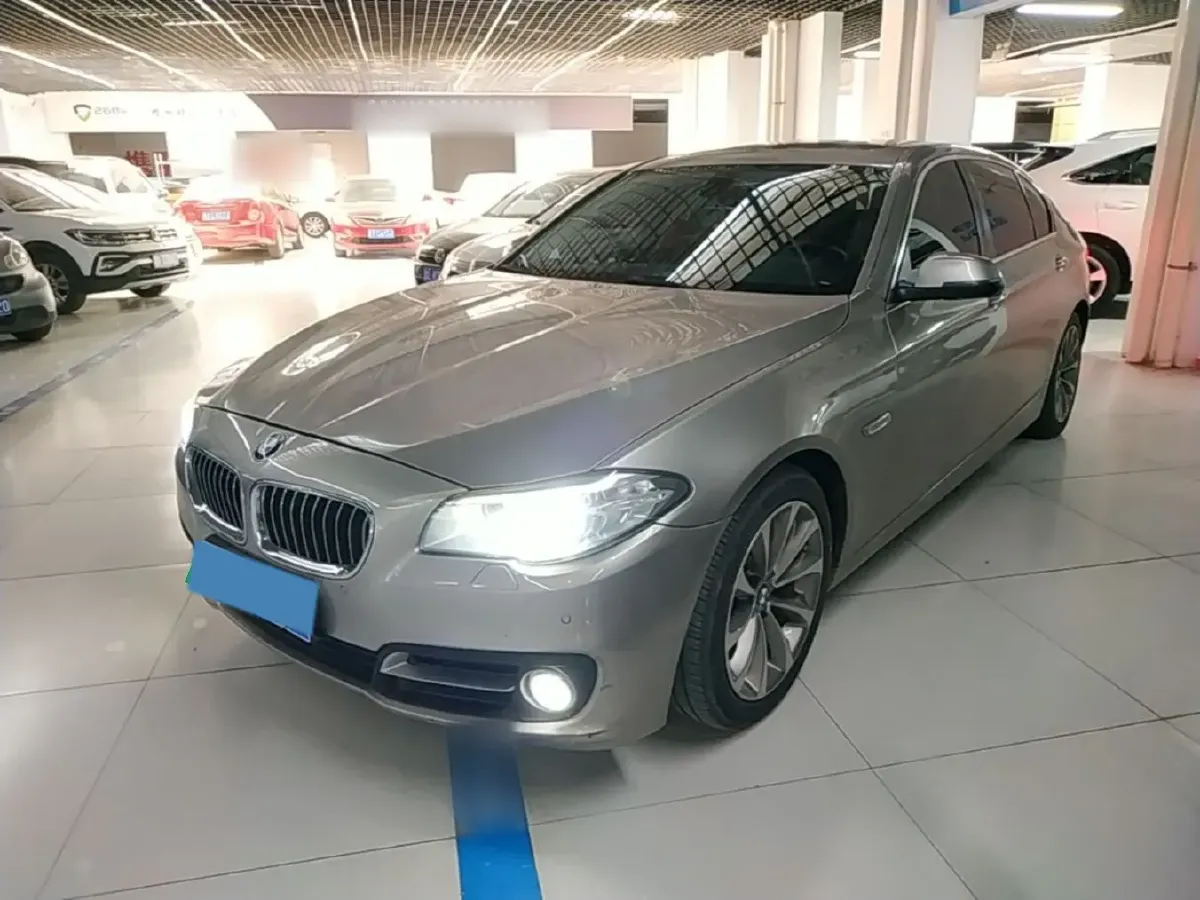 2017 BMW 5 Series 2.0T 218HP L4 8AT,autocango,china used car exporter,china ev exporter,chinese used car exporter,chinese used ev exporter