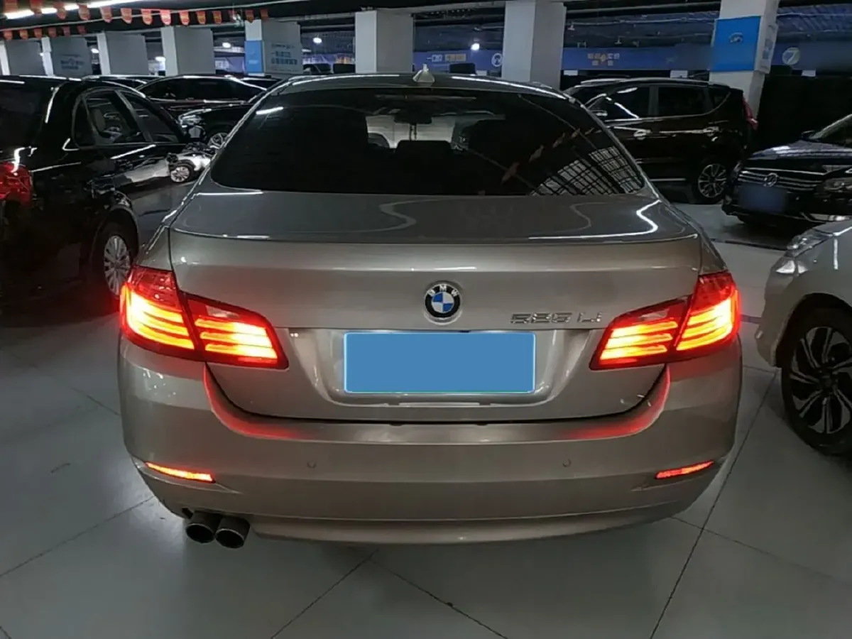 2017 BMW 5 Series 2.0T 218HP L4 8AT,autocango,china used car exporter,china ev exporter,chinese used car exporter,chinese used ev exporter