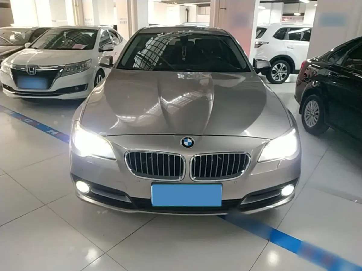 2017 BMW 5 Series 2.0T 218HP L4 8AT,autocango,china used car exporter,china ev exporter,chinese used car exporter,chinese used ev exporter