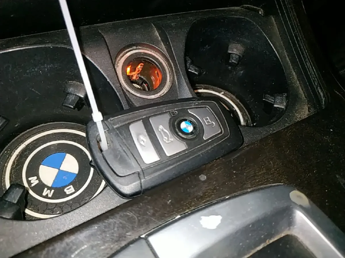 2017 BMW 5 Series 2.0T 218HP L4 8AT,autocango,china used car exporter,china ev exporter,chinese used car exporter,chinese used ev exporter