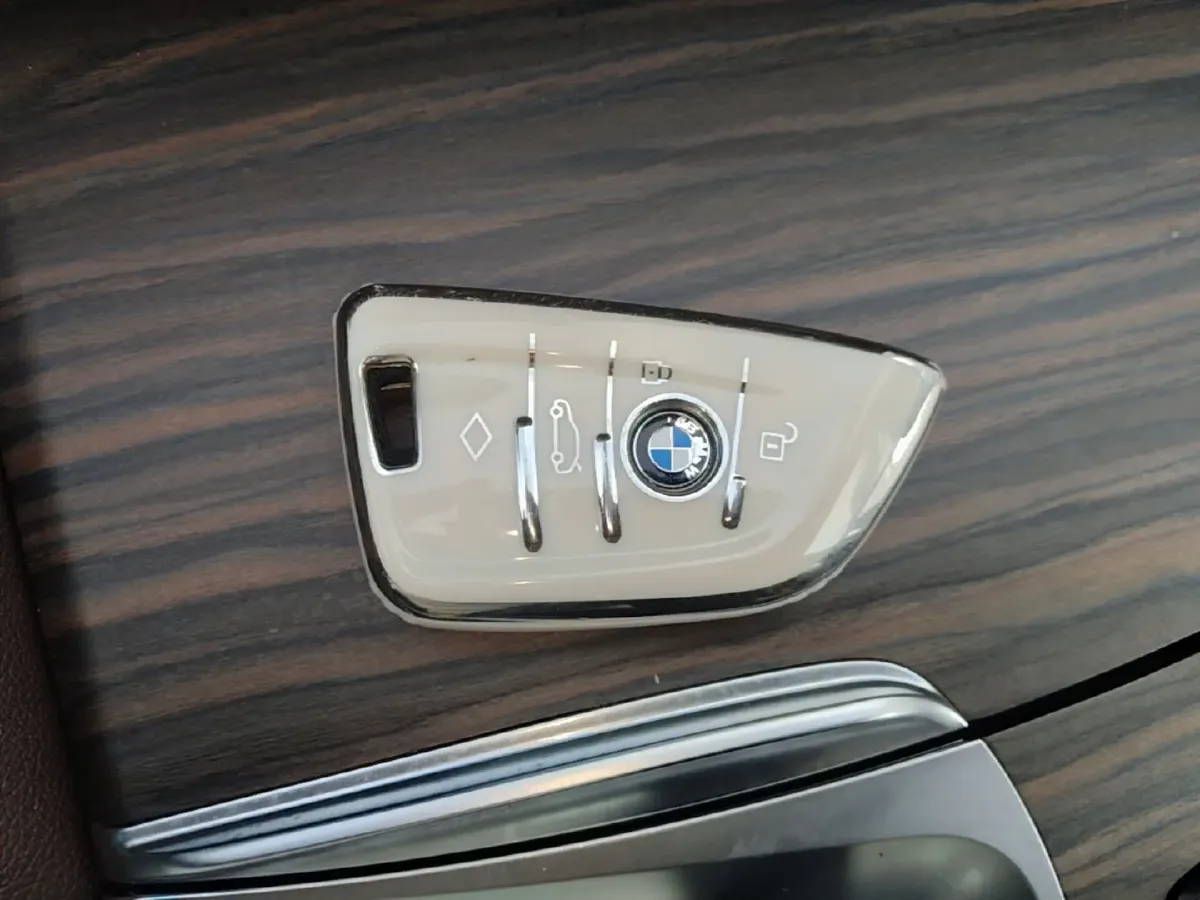 2018 BMW 5 Series 2.0T 252HP L4 8AT,autocango,china used car exporter,china ev exporter,chinese used car exporter,chinese used ev exporter