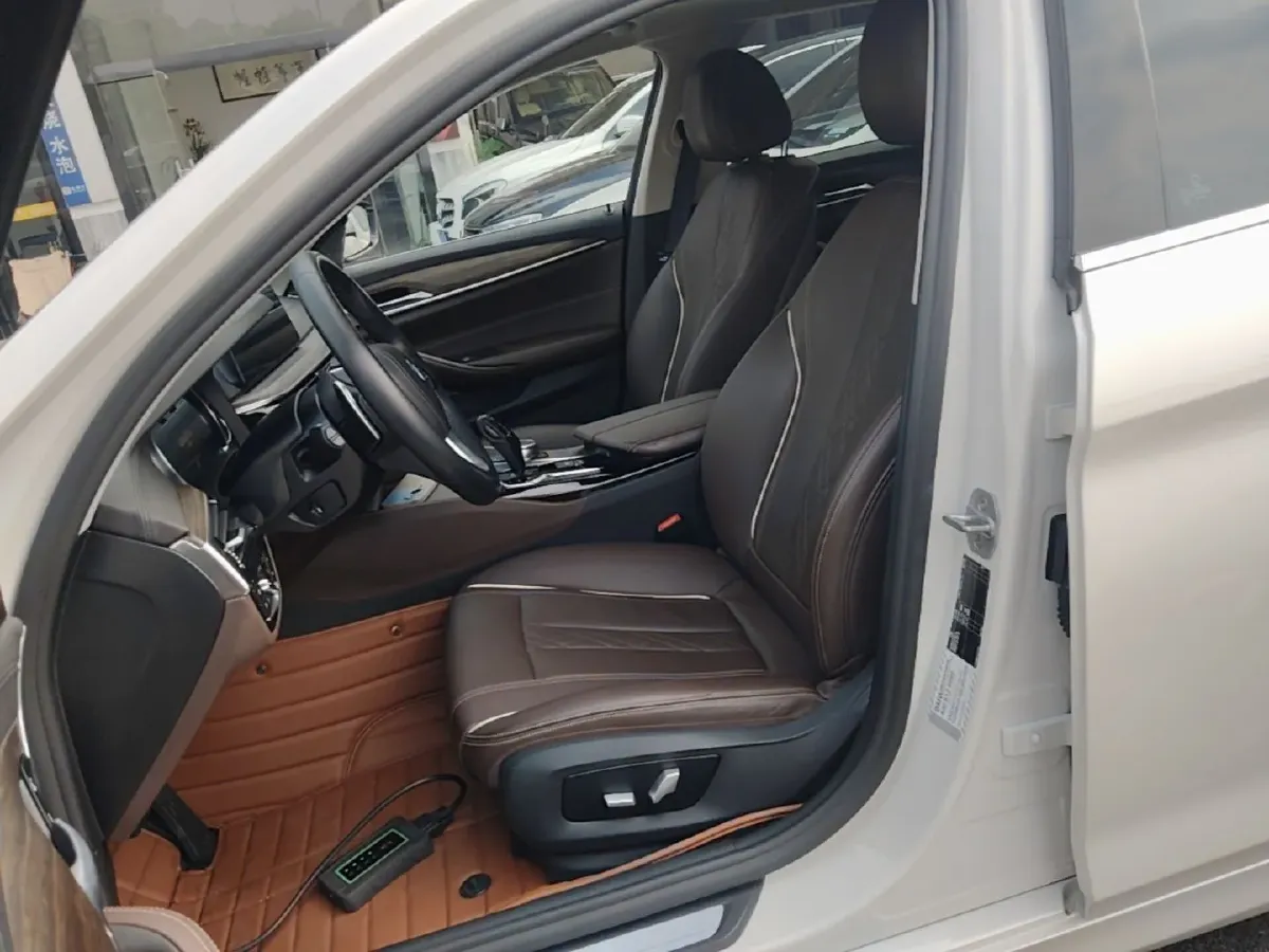 2018 BMW 5 Series 2.0T 252HP L4 8AT,autocango,china used car exporter,china ev exporter,chinese used car exporter,chinese used ev exporter