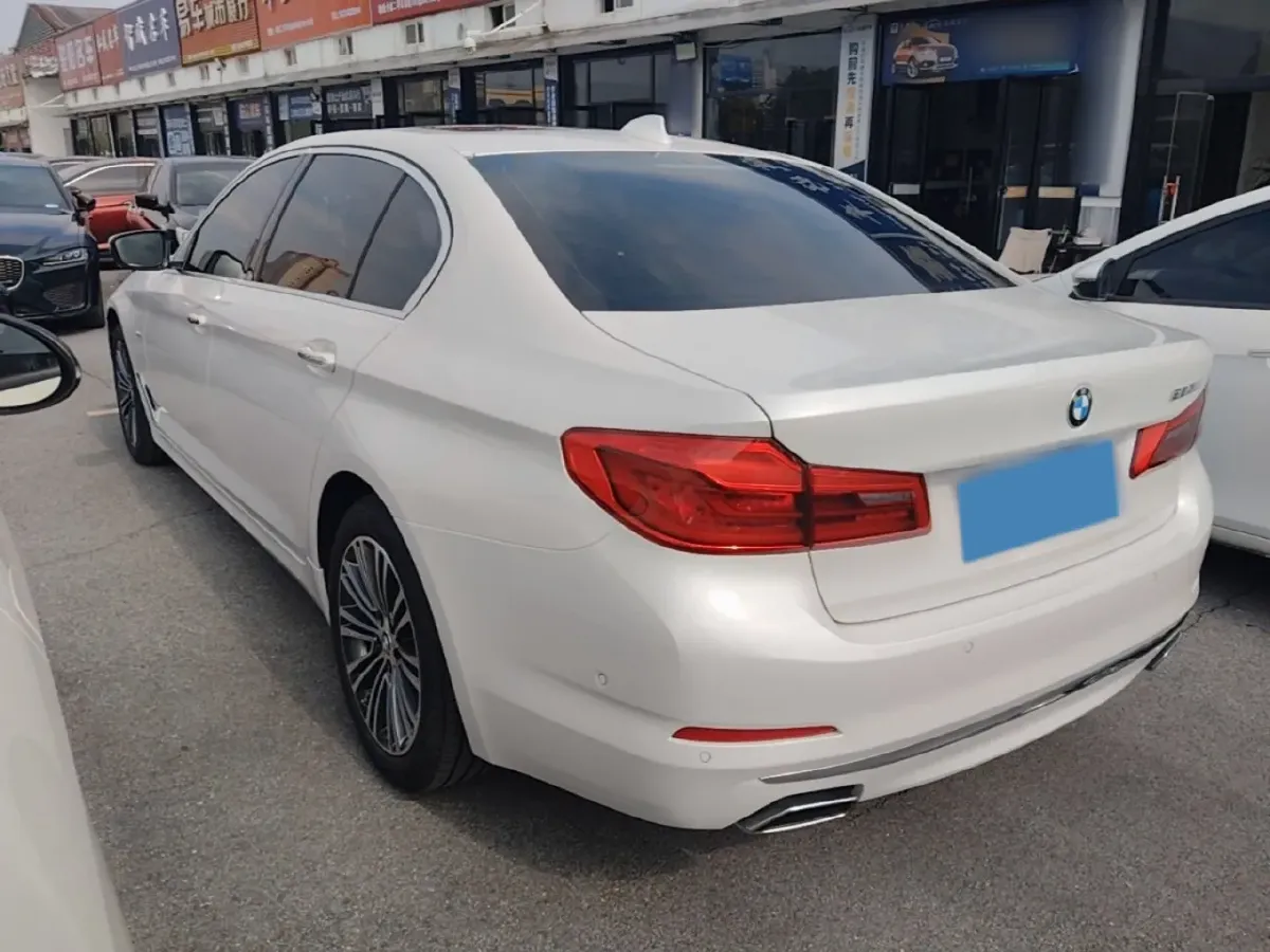 2018 BMW 5 Series 2.0T 252HP L4 8AT,autocango,china used car exporter,china ev exporter,chinese used car exporter,chinese used ev exporter