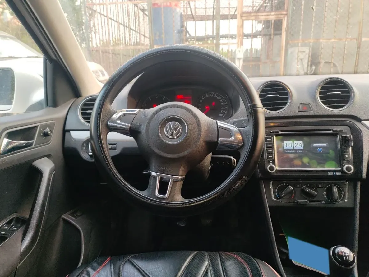 2013 Volkswagen Jetta 1.6L 110HP L4 5MT,autocango,china used car exporter,china ev exporter,chinese used car exporter,chinese used ev exporter