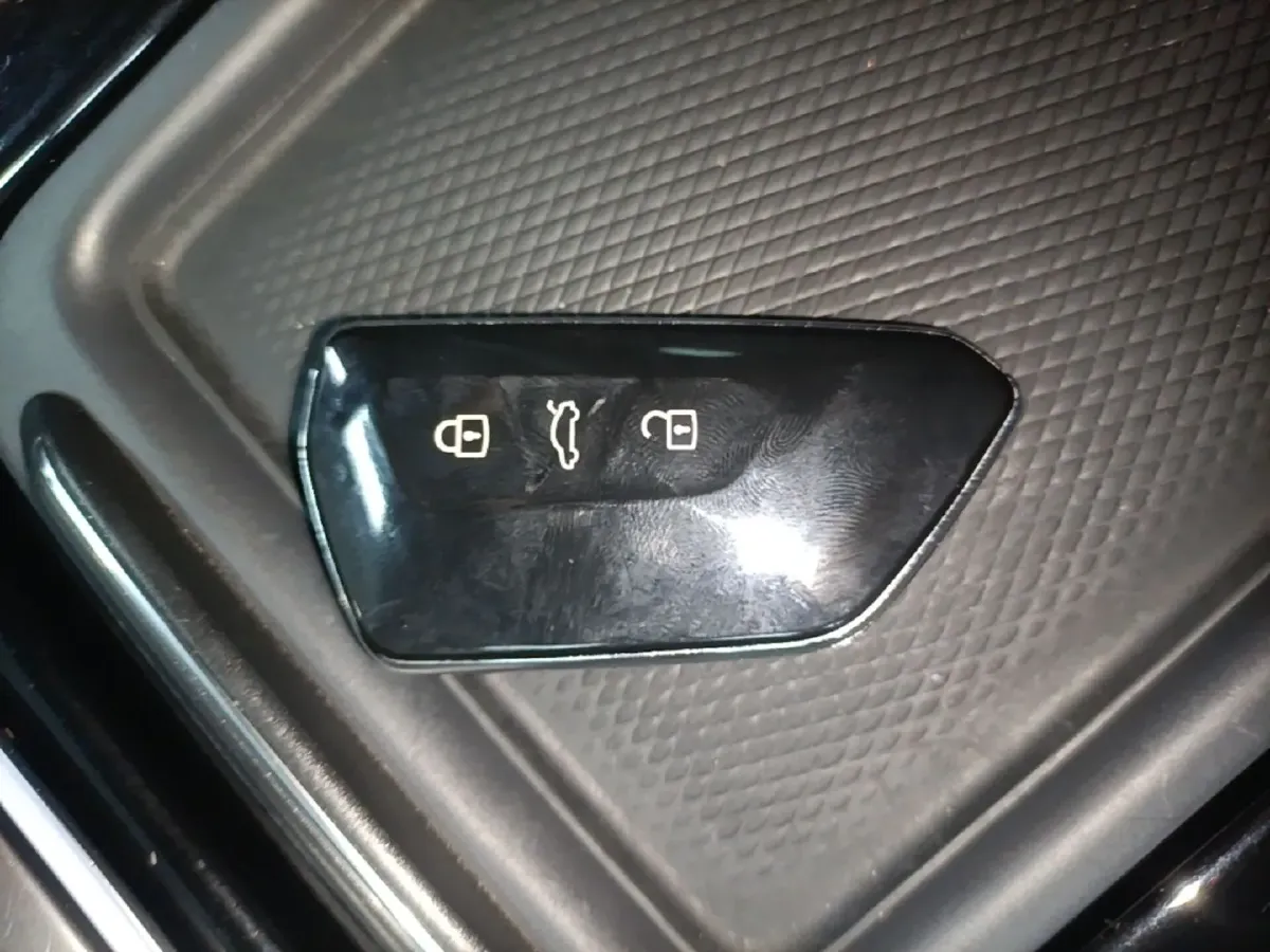 2024 Volkswagen ID.4 Crozz BEV 55.7KWH,autocango,china used car exporter,china ev exporter,chinese used car exporter,chinese used ev exporter