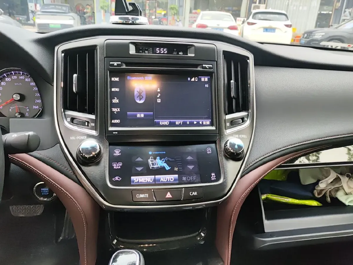 2018 Toyota Crown 2.0T 235HP L4 8AT,autocango,china used car exporter,china ev exporter,chinese used car exporter,chinese used ev exporter
