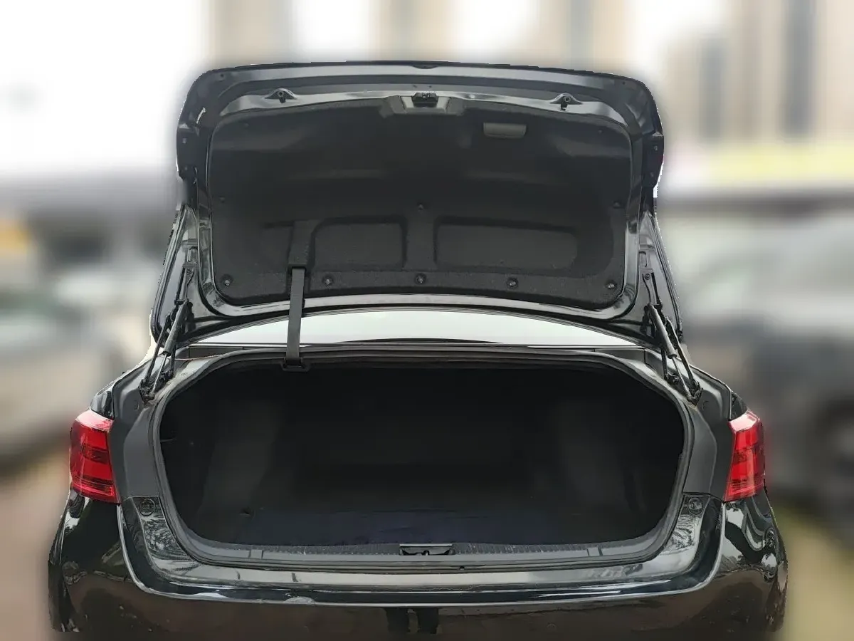2018 Toyota Crown 2.0T 235HP L4 8AT,autocango,china used car exporter,china ev exporter,chinese used car exporter,chinese used ev exporter