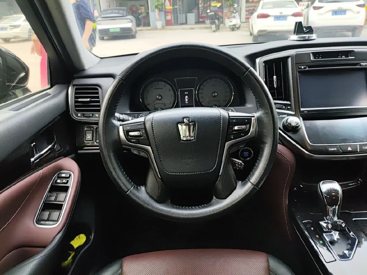 2018 Toyota Crown 2.0T 235HP L4 8AT,autocango,china used car exporter,china ev exporter,chinese used car exporter,chinese used ev exporter