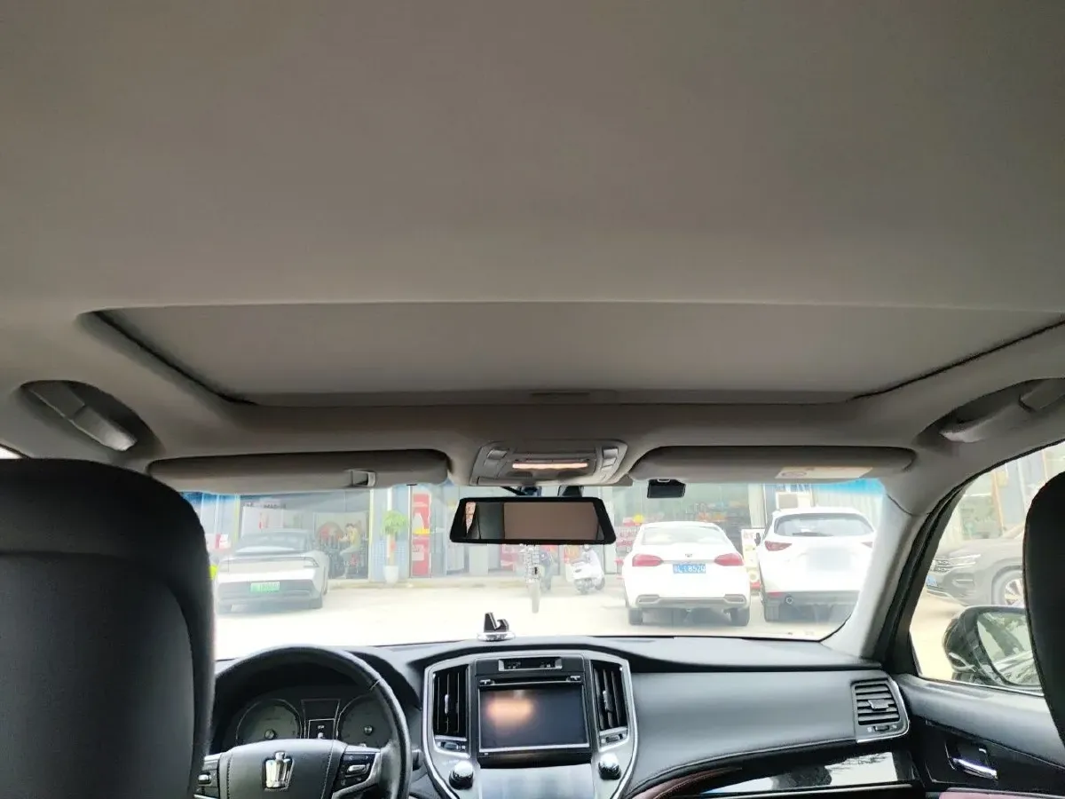 2018 Toyota Crown 2.0T 235HP L4 8AT,autocango,china used car exporter,china ev exporter,chinese used car exporter,chinese used ev exporter