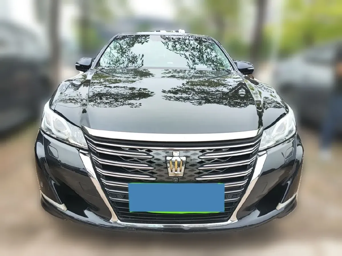 2018 Toyota Crown 2.0T 235HP L4 8AT,autocango,china used car exporter,china ev exporter,chinese used car exporter,chinese used ev exporter