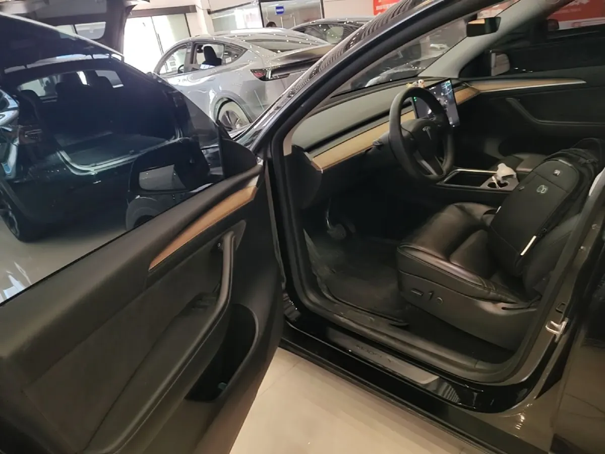 2022 Tesla Model Y BEV 60KWH,autocango,china used car exporter,china ev exporter,chinese used car exporter,chinese used ev exporter