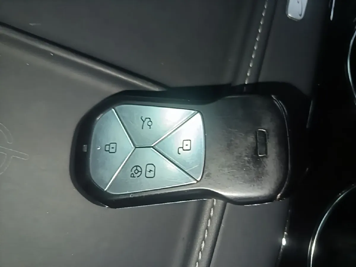 2022 Xpeng G9 BEV 98KWH,autocango,china used car exporter,china ev exporter,chinese used car exporter,chinese used ev exporter