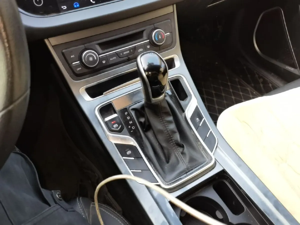 2020 Geely Emgrand 1.5L 109HP L4 CVT,autocango,china used car exporter,china ev exporter,chinese used car exporter,chinese used ev exporter