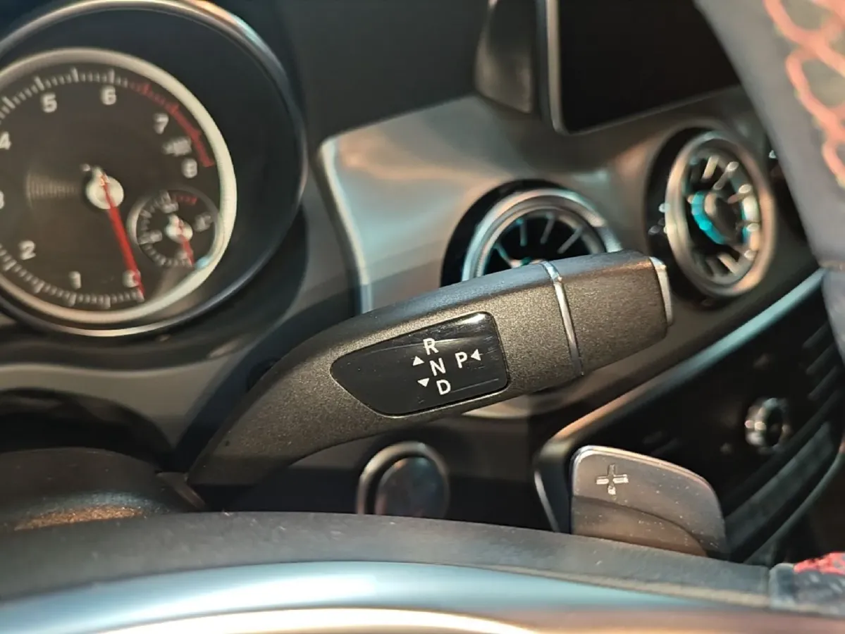 2018 Mercedes-Benz CLA Class 2.0T 184HP L4 7DCT,autocango,china used car exporter,china ev exporter,chinese used car exporter,chinese used ev exporter