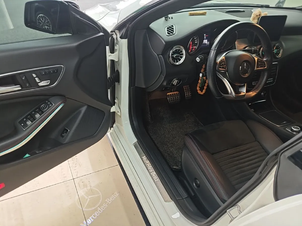 2018 Mercedes-Benz CLA Class 2.0T 184HP L4 7DCT,autocango,china used car exporter,china ev exporter,chinese used car exporter,chinese used ev exporter