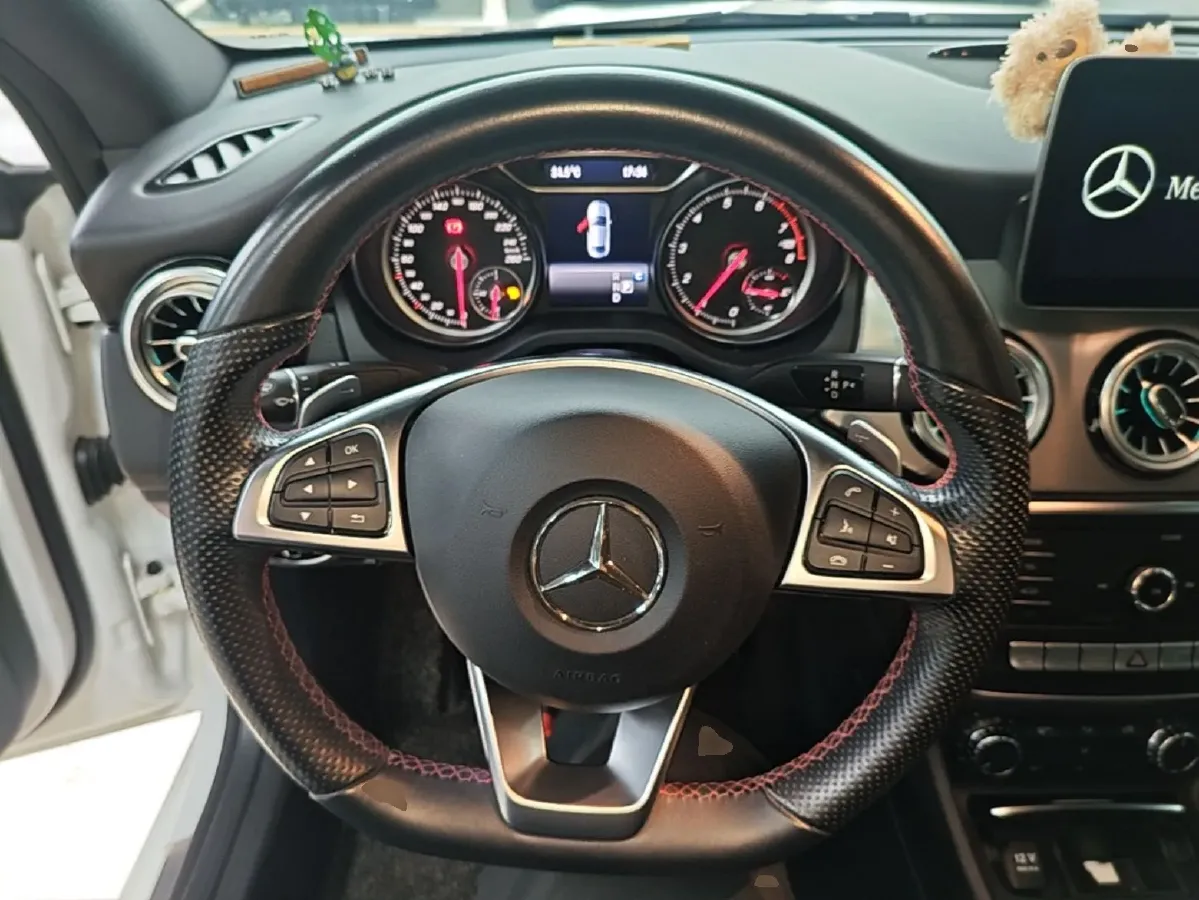 2018 Mercedes-Benz CLA Class 2.0T 184HP L4 7DCT,autocango,china used car exporter,china ev exporter,chinese used car exporter,chinese used ev exporter