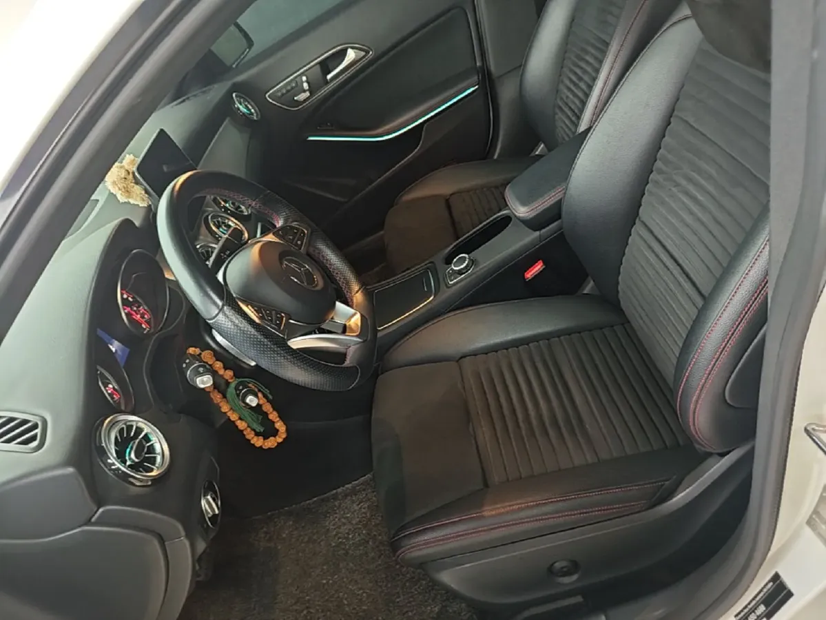 2018 Mercedes-Benz CLA Class 2.0T 184HP L4 7DCT,autocango,china used car exporter,china ev exporter,chinese used car exporter,chinese used ev exporter