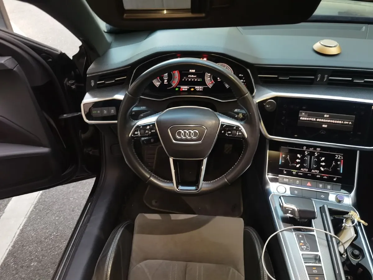 2019 Audi A6L 2.0T 190HP L4 7DCT,autocango,china used car exporter,china ev exporter,chinese used car exporter,chinese used ev exporter
