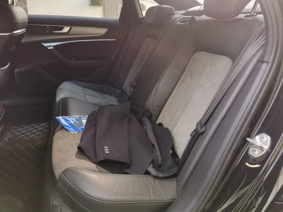 2019 Audi A6L 2.0T 190HP L4 7DCT,autocango,china used car exporter,china ev exporter,chinese used car exporter,chinese used ev exporter