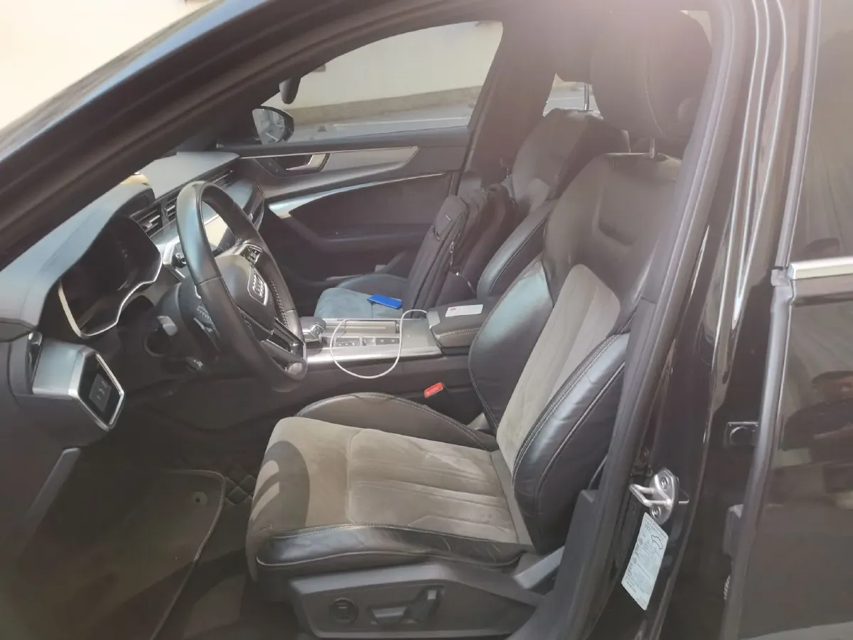 2019 Audi A6L 2.0T 190HP L4 7DCT,autocango,china used car exporter,china ev exporter,chinese used car exporter,chinese used ev exporter