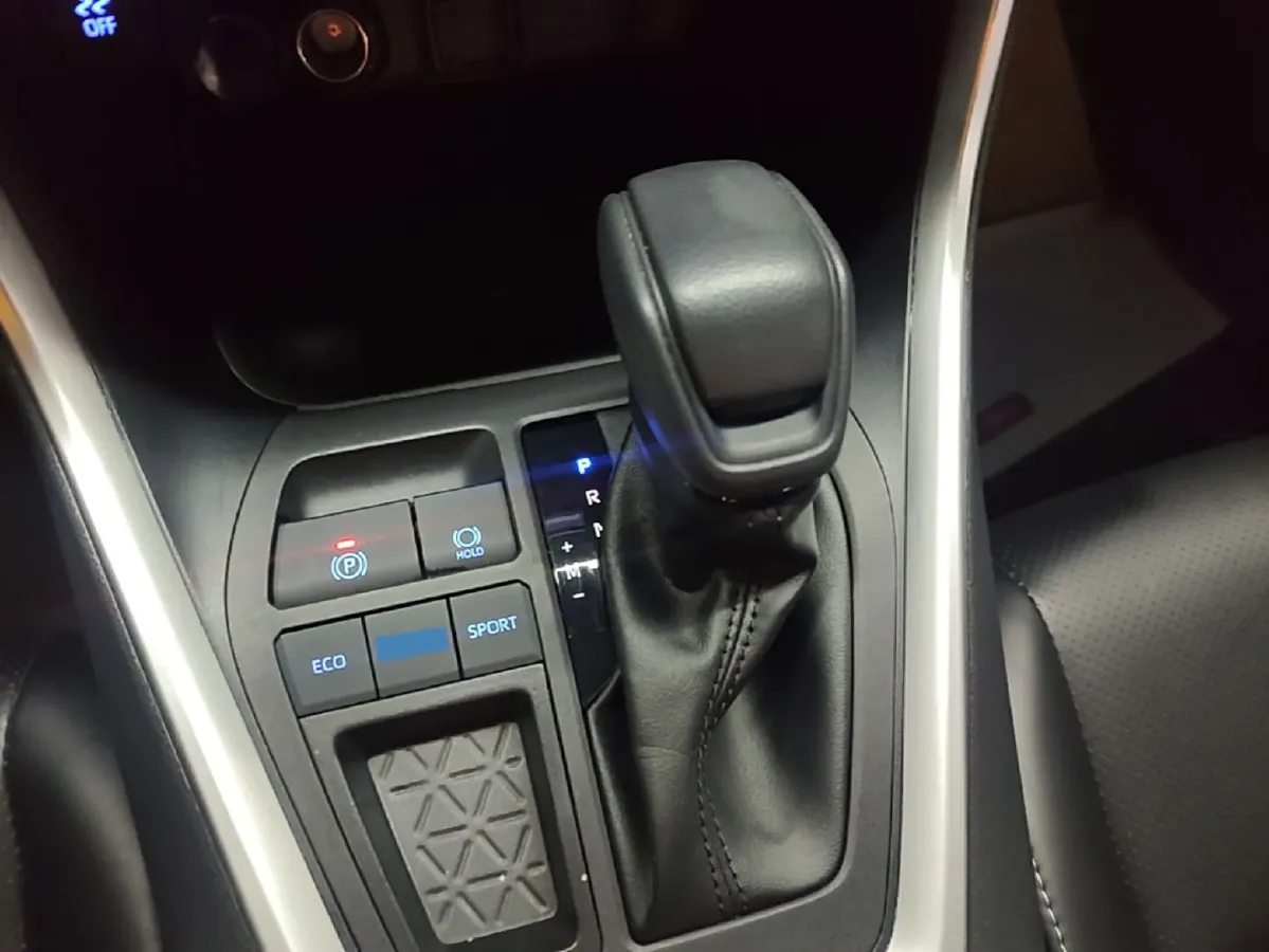 2022 Toyota RAV4 2.0L 171HP L4 CVT,autocango,china used car exporter,china ev exporter,chinese used car exporter,chinese used ev exporter