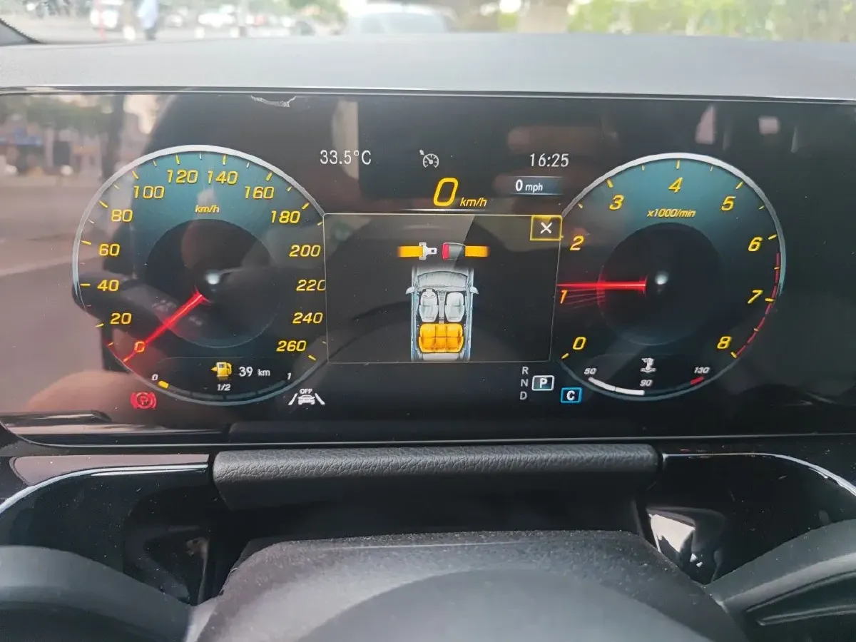 2022 Mercedes-Benz GLA Class 2.0T 190HP L4 8DCT,autocango,china used car exporter,china ev exporter,chinese used car exporter,chinese used ev exporter