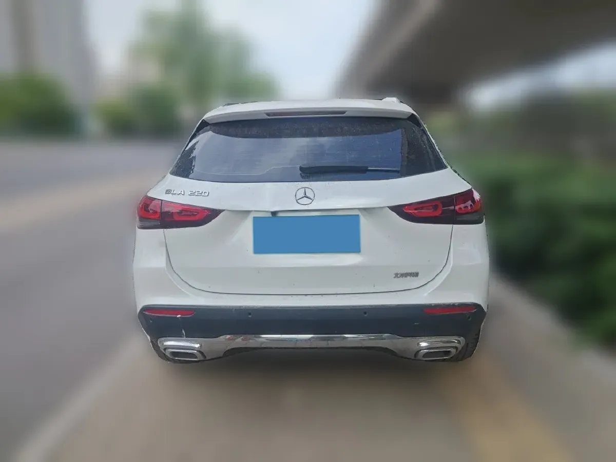 2022 Mercedes-Benz GLA Class 2.0T 190HP L4 8DCT,autocango,china used car exporter,china ev exporter,chinese used car exporter,chinese used ev exporter