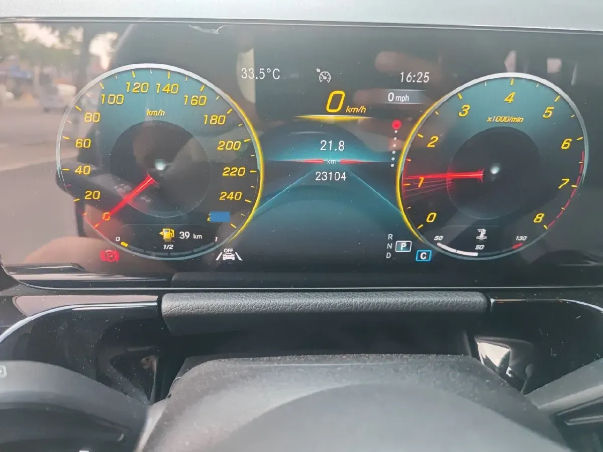 2022 Mercedes-Benz GLA Class 2.0T 190HP L4 8DCT,autocango,china used car exporter,china ev exporter,chinese used car exporter,chinese used ev exporter