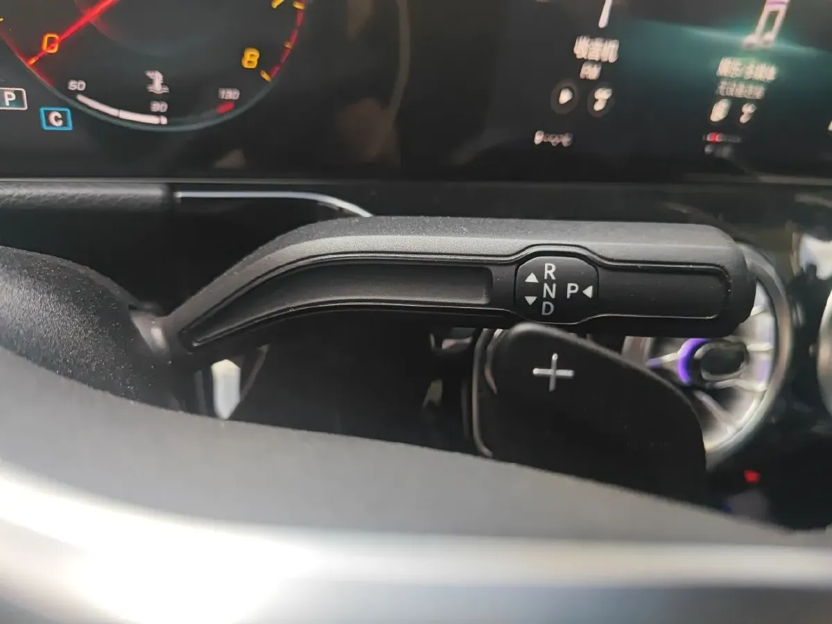 2022 Mercedes-Benz GLA Class 2.0T 190HP L4 8DCT,autocango,china used car exporter,china ev exporter,chinese used car exporter,chinese used ev exporter