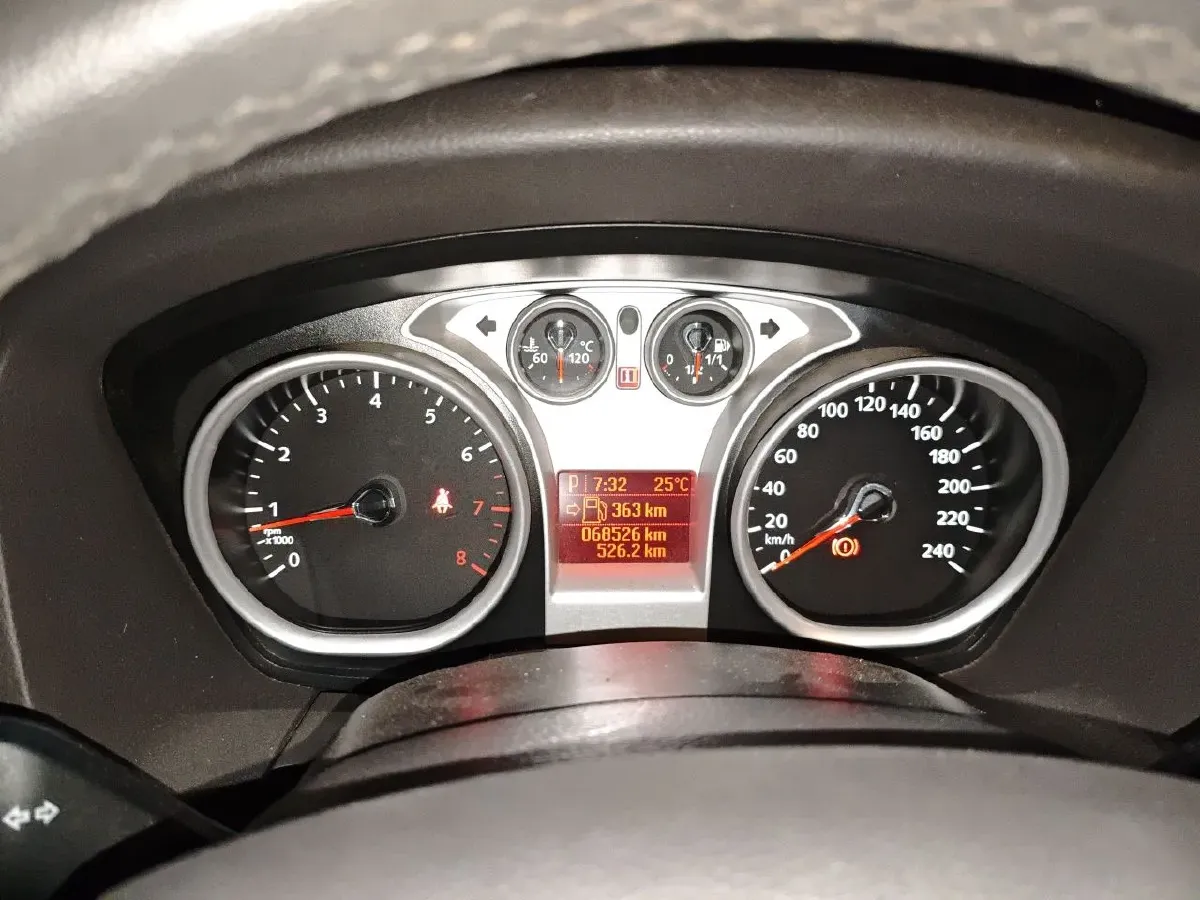 2013 Ford Focus 1.8L 124HP L4 4AT,autocango,china used car exporter,china ev exporter,chinese used car exporter,chinese used ev exporter