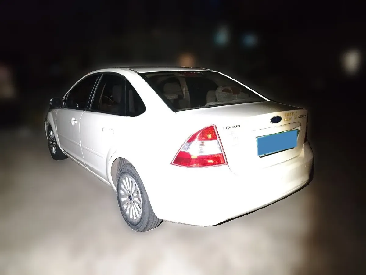 2013 Ford Focus 1.8L 124HP L4 4AT,autocango,china used car exporter,china ev exporter,chinese used car exporter,chinese used ev exporter