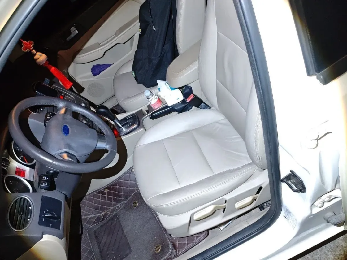 2013 Ford Focus 1.8L 124HP L4 4AT,autocango,china used car exporter,china ev exporter,chinese used car exporter,chinese used ev exporter