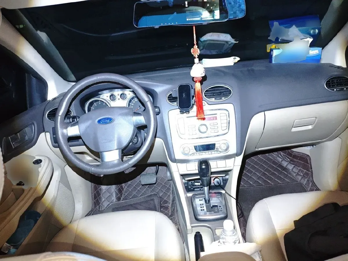 2013 Ford Focus 1.8L 124HP L4 4AT,autocango,china used car exporter,china ev exporter,chinese used car exporter,chinese used ev exporter