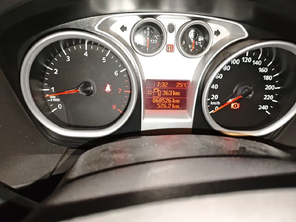 2013 Ford Focus 1.8L 124HP L4 4AT,autocango,china used car exporter,china ev exporter,chinese used car exporter,chinese used ev exporter