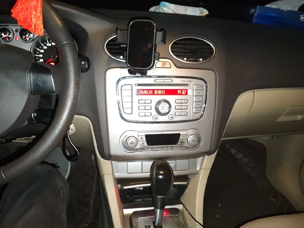 2013 Ford Focus 1.8L 124HP L4 4AT,autocango,china used car exporter,china ev exporter,chinese used car exporter,chinese used ev exporter