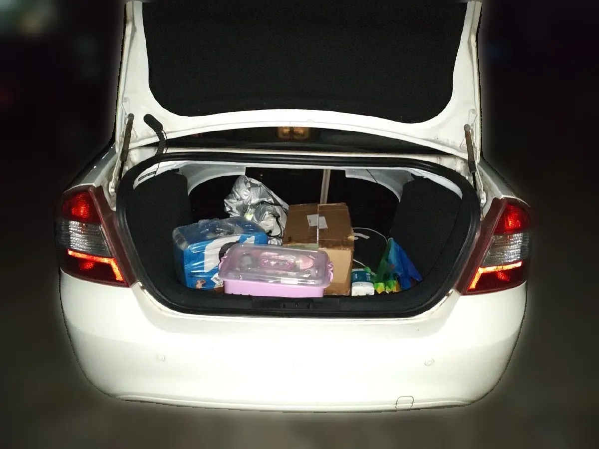 2013 Ford Focus 1.8L 124HP L4 4AT,autocango,china used car exporter,china ev exporter,chinese used car exporter,chinese used ev exporter