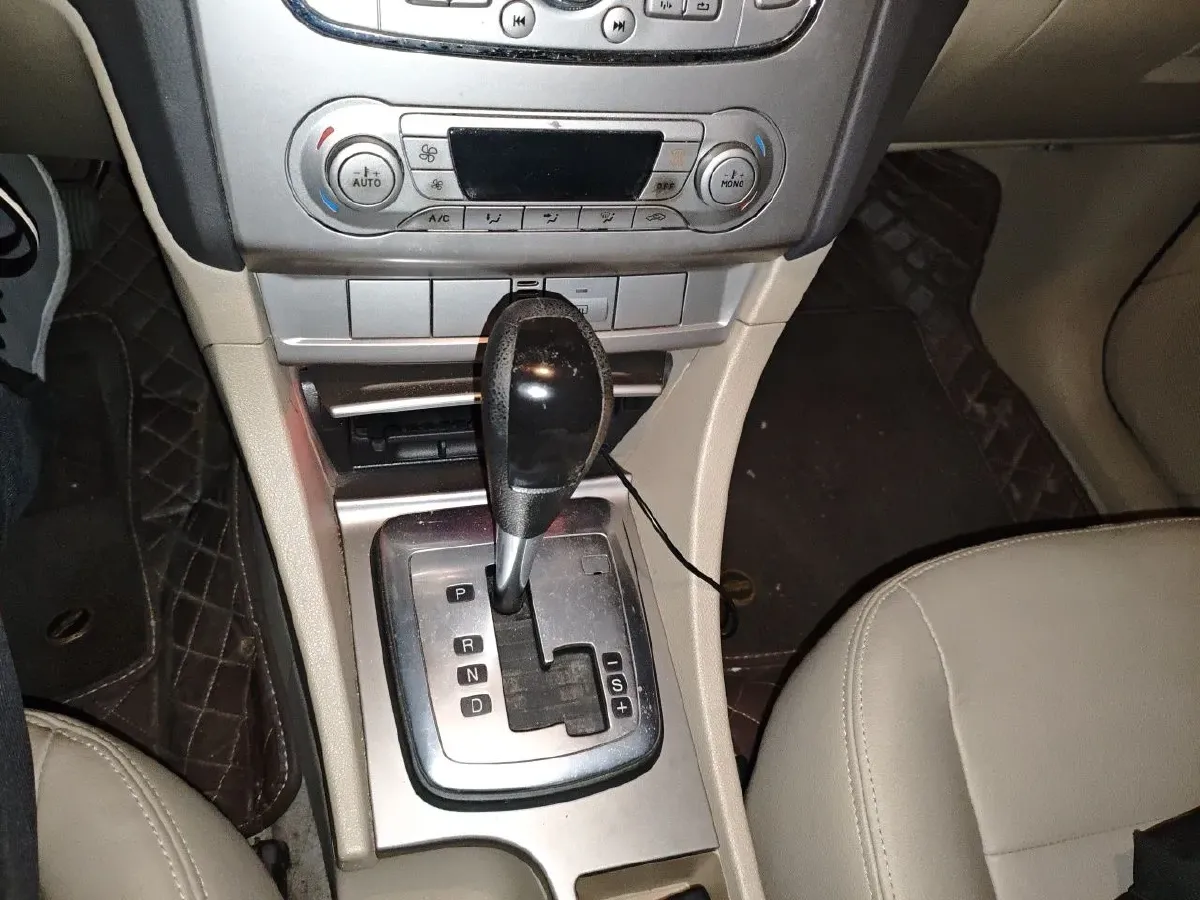 2013 Ford Focus 1.8L 124HP L4 4AT,autocango,china used car exporter,china ev exporter,chinese used car exporter,chinese used ev exporter