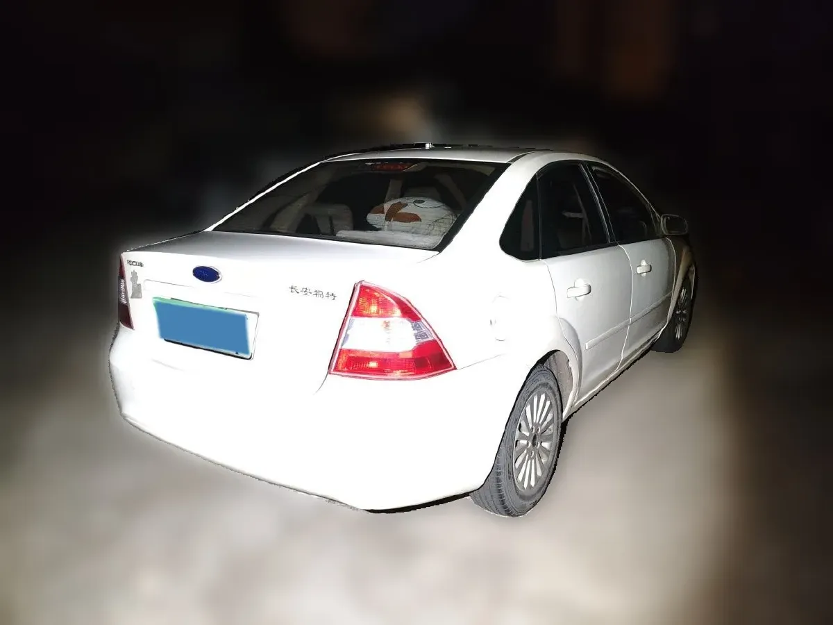 2013 Ford Focus 1.8L 124HP L4 4AT,autocango,china used car exporter,china ev exporter,chinese used car exporter,chinese used ev exporter