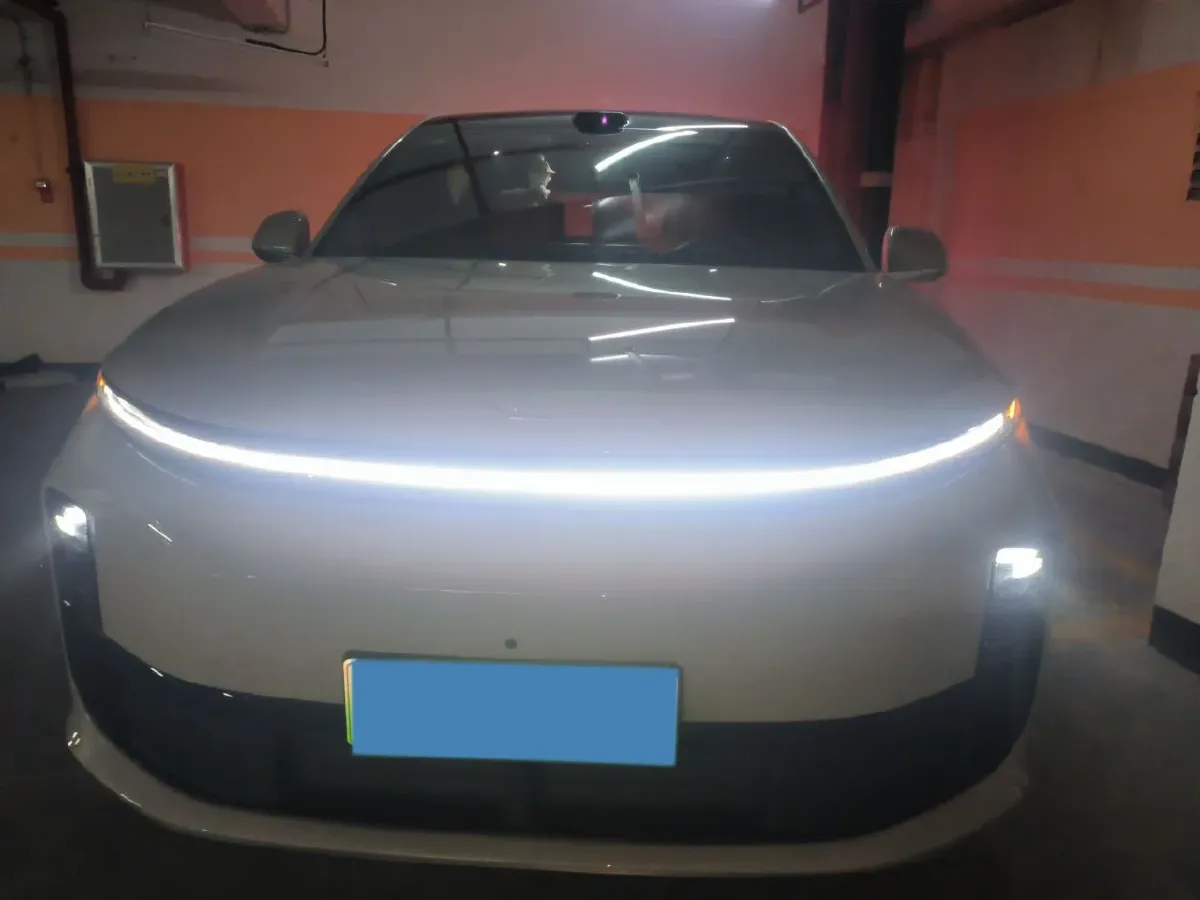 2025 Li L6 Range Extended 154HP L4 REEV,autocango,china used car exporter,china ev exporter,chinese used car exporter,chinese used ev exporter