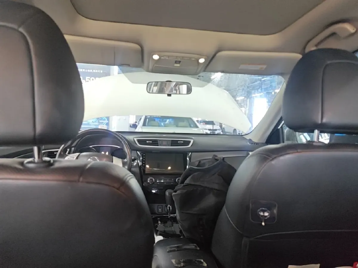 2016 Nissan X-Trail 2.0L 150HP L4 CVT,autocango,china used car exporter,china ev exporter,chinese used car exporter,chinese used ev exporter
