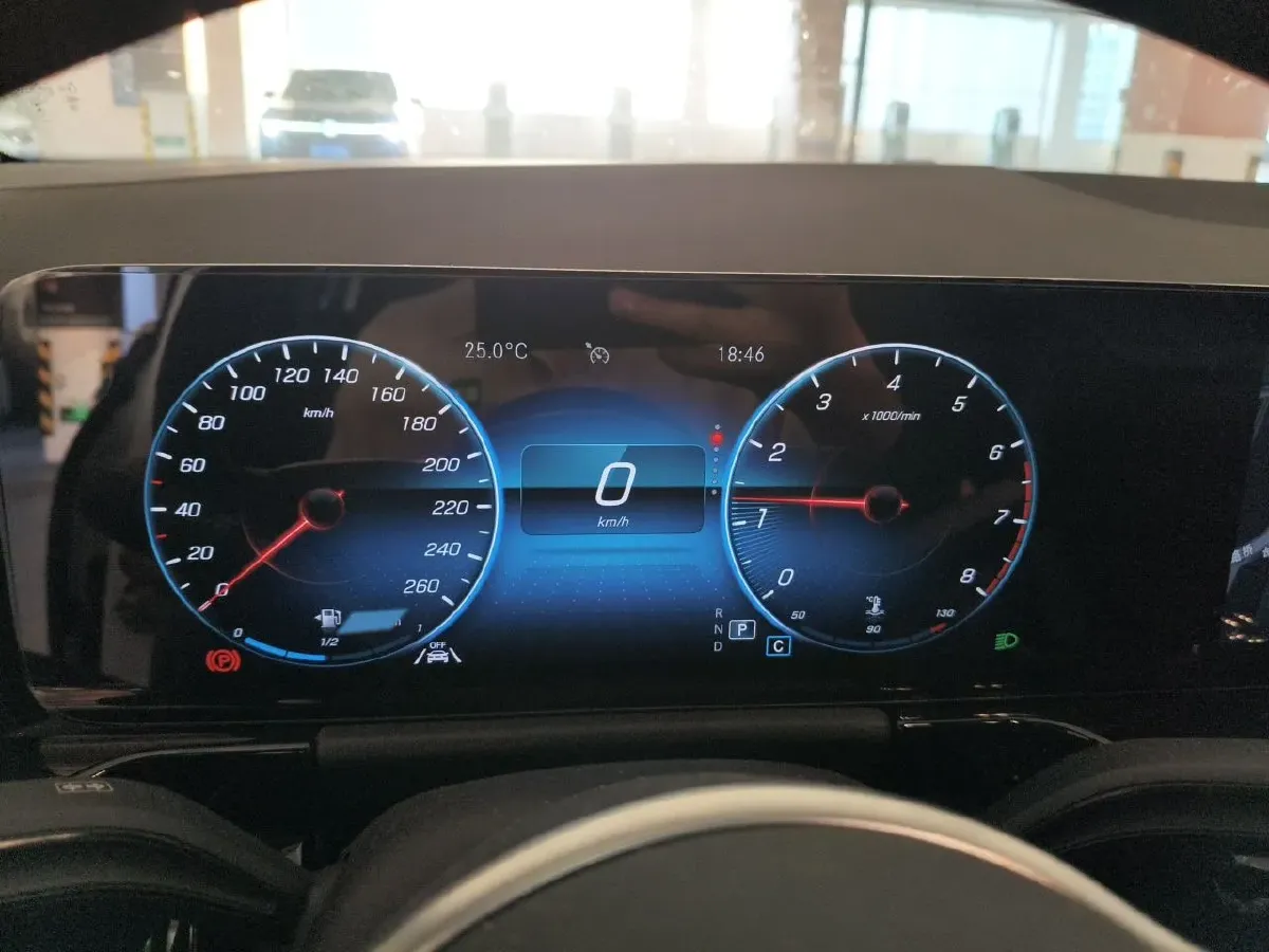 2022 Mercedes-Benz GLA Class 2.0T 190HP L4 8DCT,autocango,china used car exporter,china ev exporter,chinese used car exporter,chinese used ev exporter