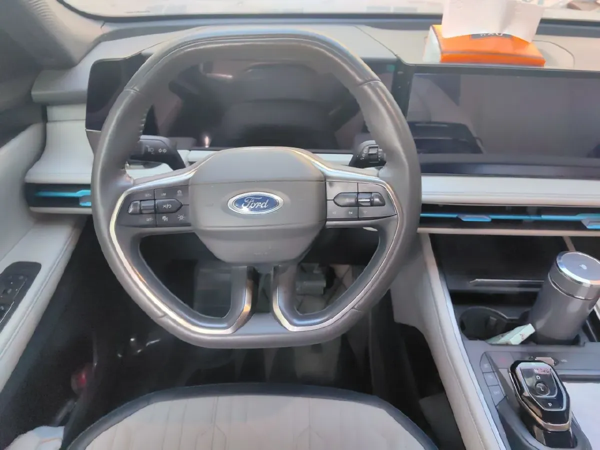 2023 Ford Edge 2.0T 252HP L4 8AT,autocango,china used car exporter,china ev exporter,chinese used car exporter,chinese used ev exporter
