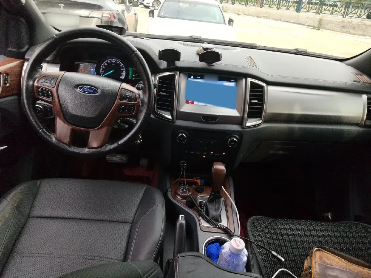 2017 Ford Everest 2.0T 245HP L4 6AT,autocango,china used car exporter,china ev exporter,chinese used car exporter,chinese used ev exporter