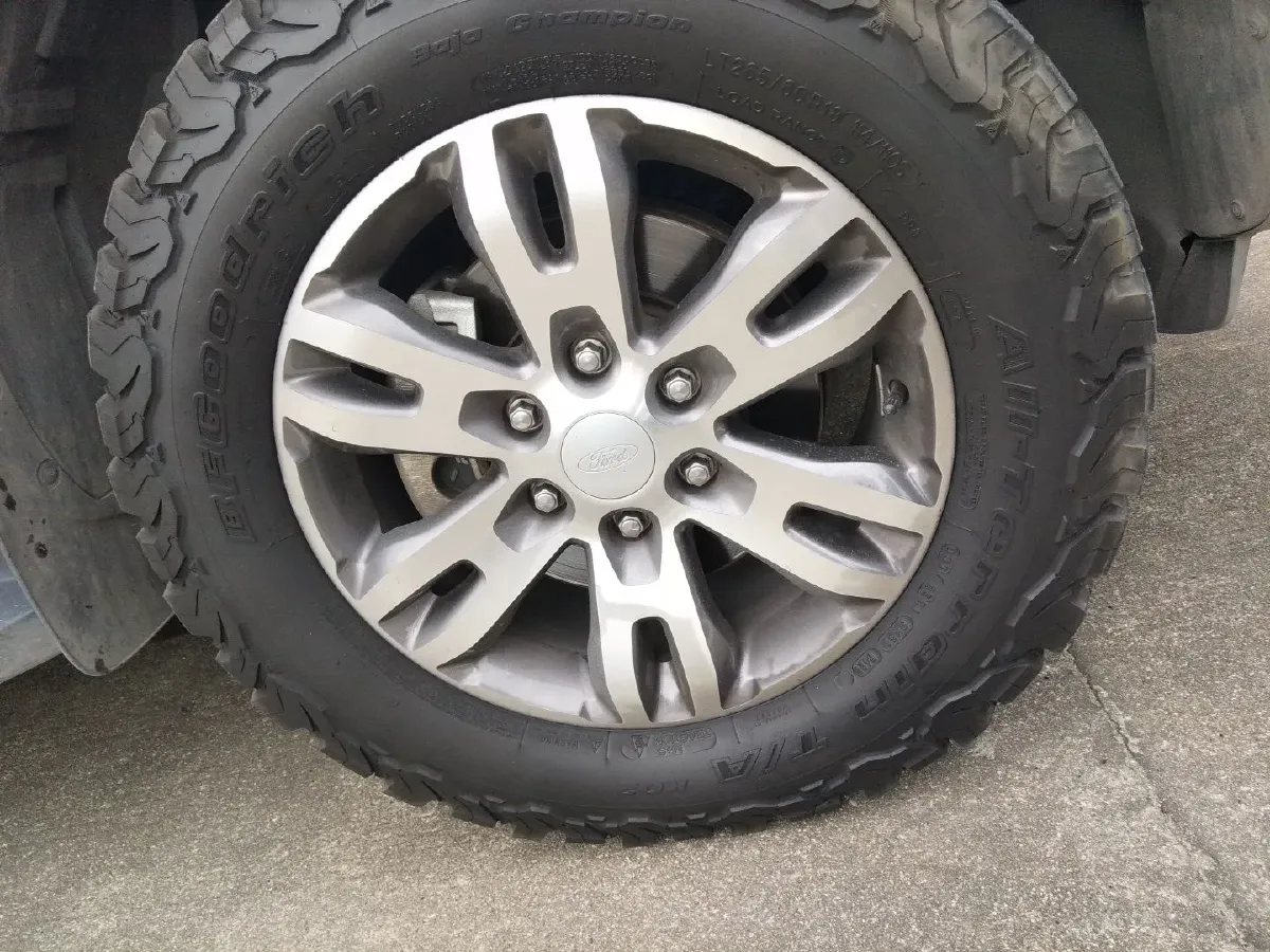 2017 Ford Everest 2.0T 245HP L4 6AT,autocango,china used car exporter,china ev exporter,chinese used car exporter,chinese used ev exporter