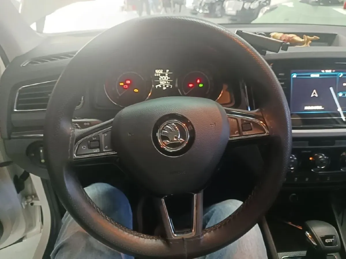 2020 Skoda Kamiq 1.5L 112HP L4 6AT,autocango,china used car exporter,china ev exporter,chinese used car exporter,chinese used ev exporter