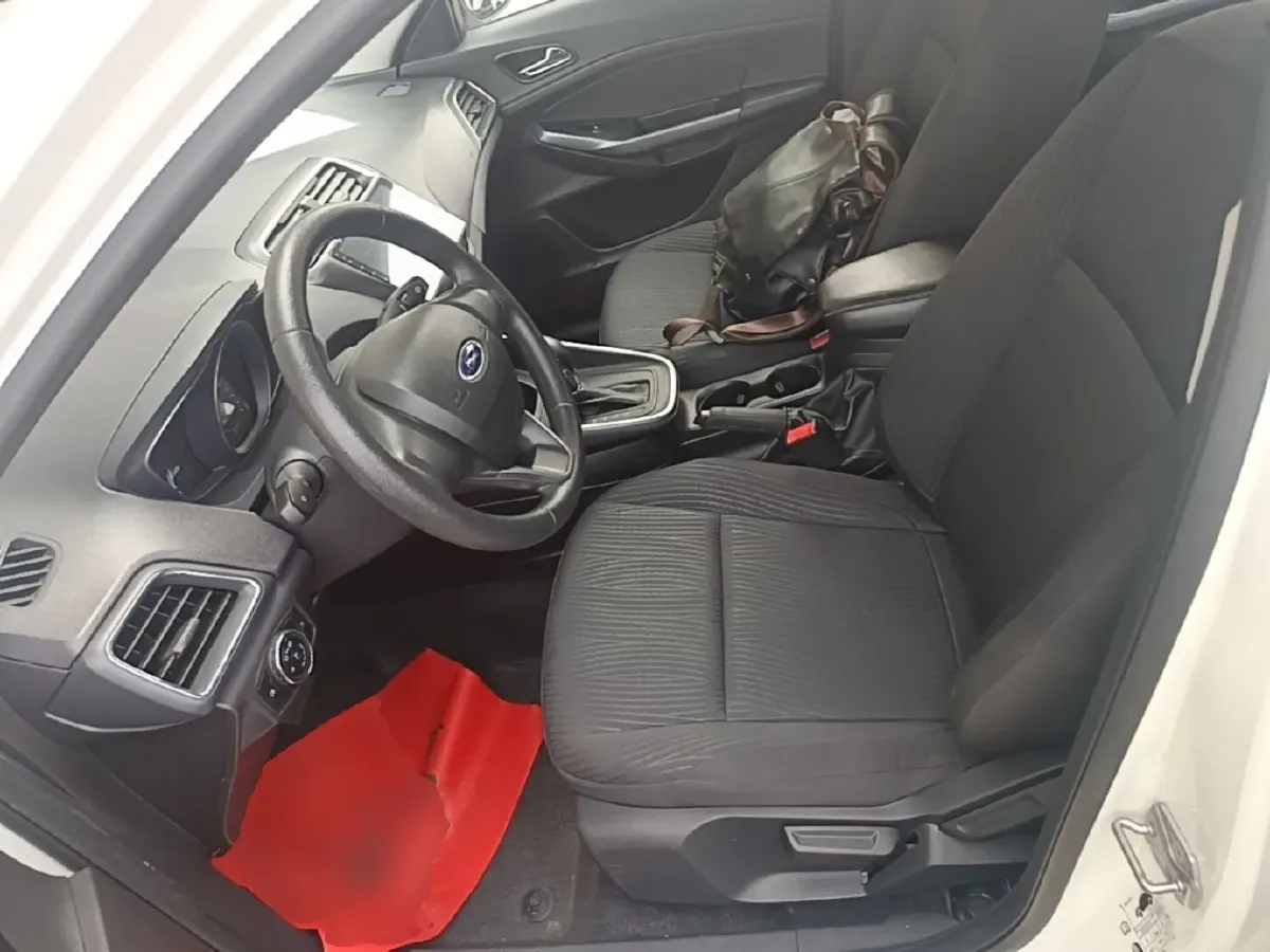 2019 Ford Escort 1.5L 122HP L3 6AT,autocango,china used car exporter,china ev exporter,chinese used car exporter,chinese used ev exporter