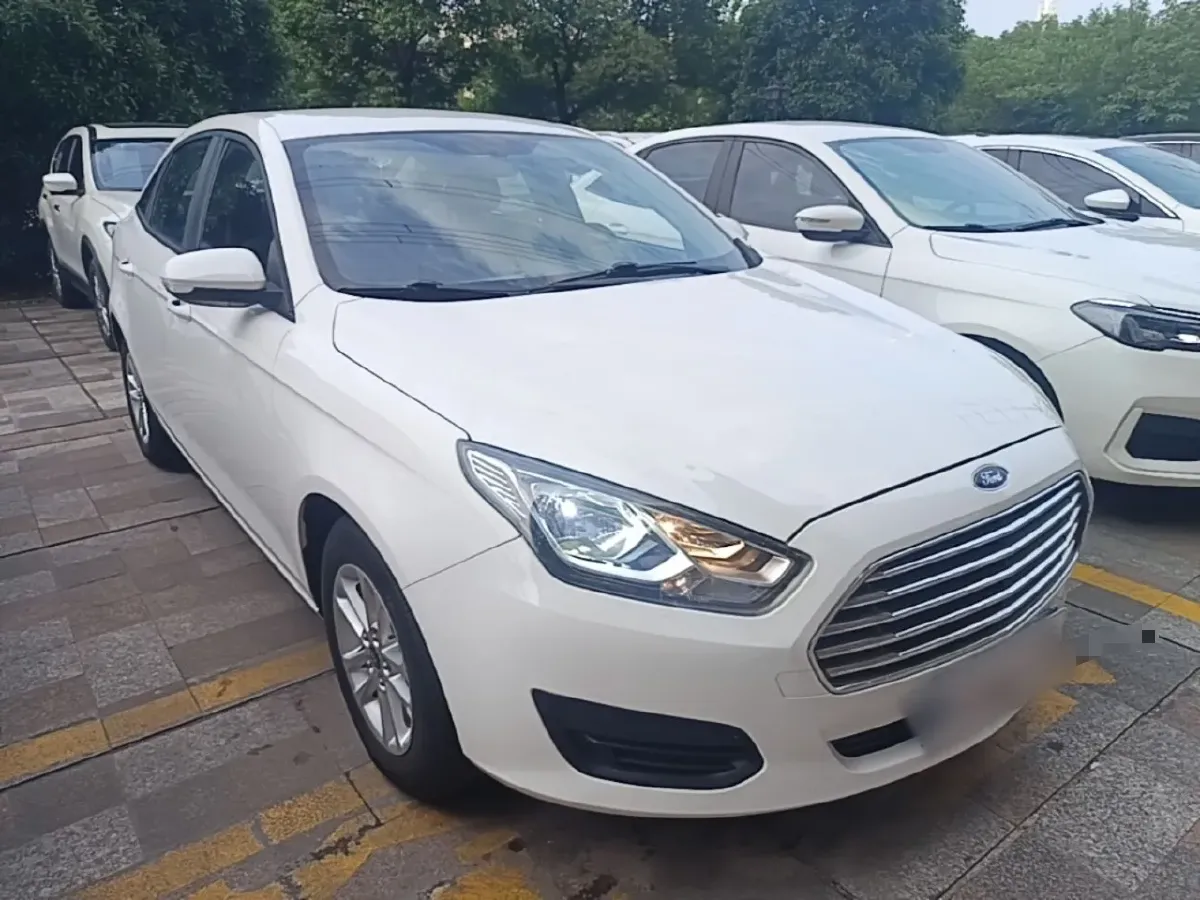 2019 Ford Escort 1.5L 122HP L3 6AT,autocango,china used car exporter,china ev exporter,chinese used car exporter,chinese used ev exporter