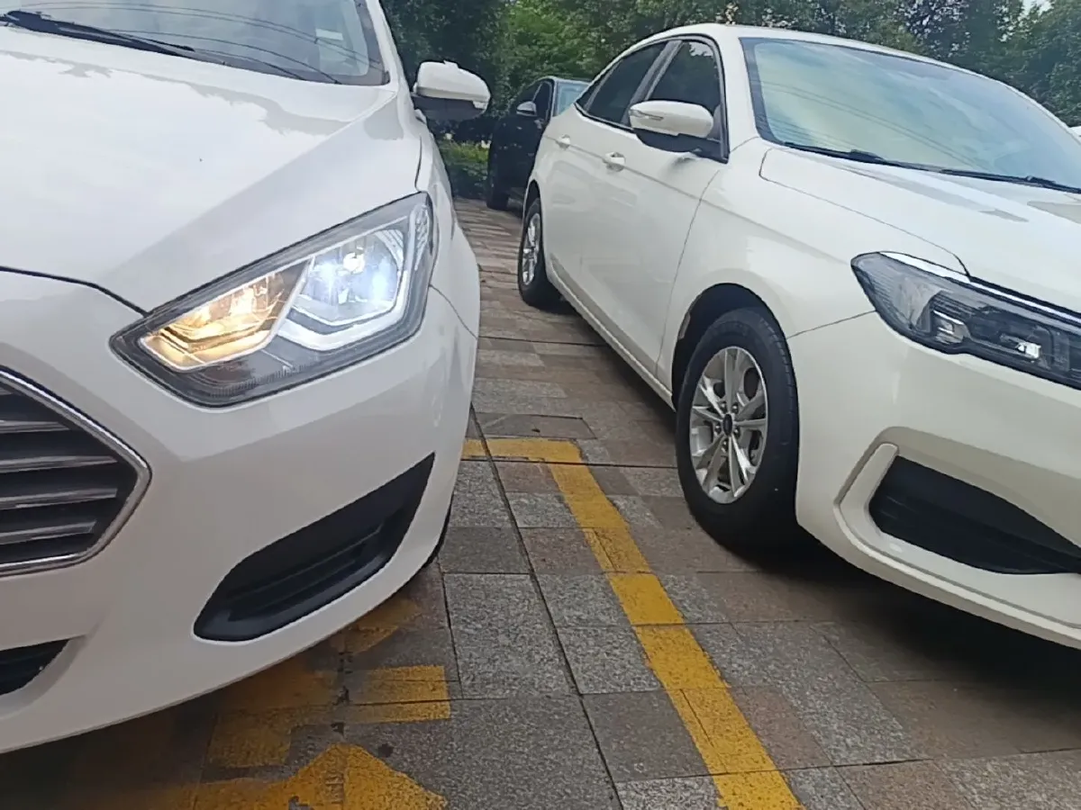 2019 Ford Escort 1.5L 122HP L3 6AT,autocango,china used car exporter,china ev exporter,chinese used car exporter,chinese used ev exporter