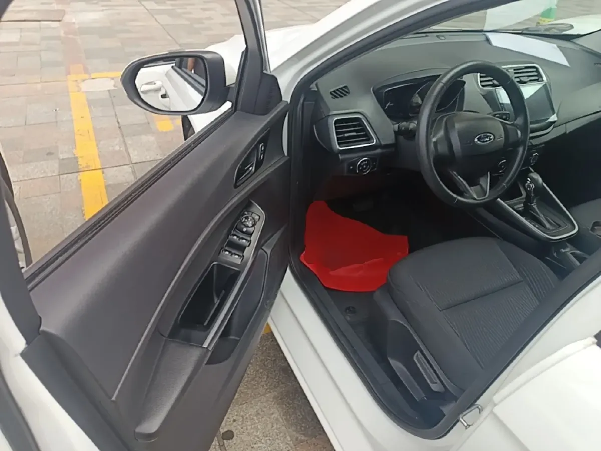 2019 Ford Escort 1.5L 122HP L3 6AT,autocango,china used car exporter,china ev exporter,chinese used car exporter,chinese used ev exporter